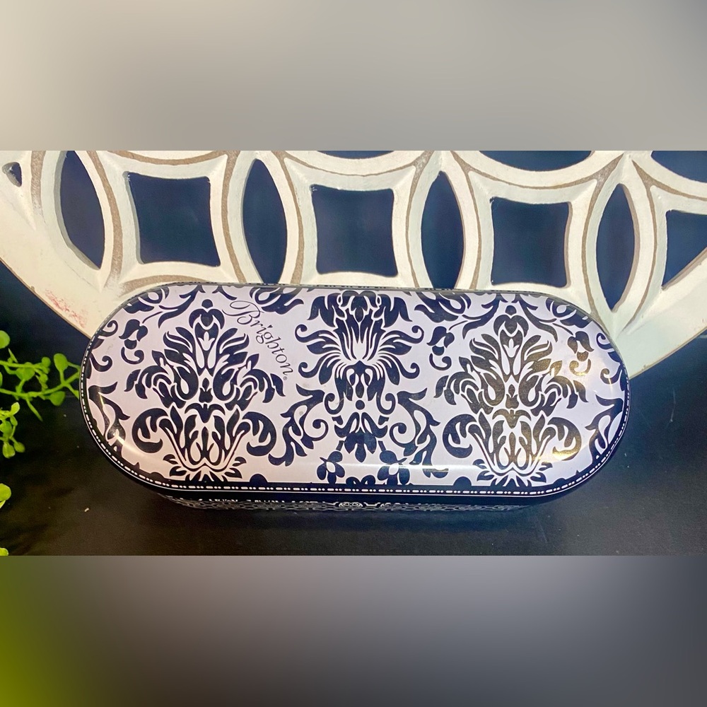Brighton Tin Glasses Case-Black and White With Felt Liner